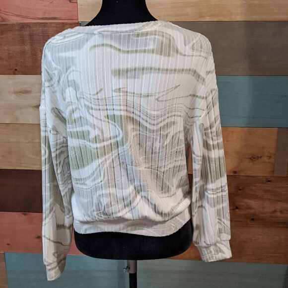 NWT XS super soft sweater secret treasures - Picture 2 of 3